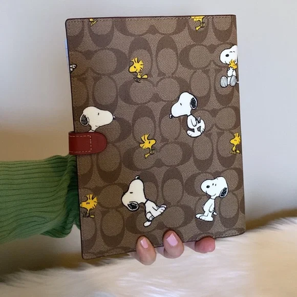 NWT💃Coach Coach X Peanuts Notebook In Signature Canvas With Snoopy Woodstock - Picture 2 of 7